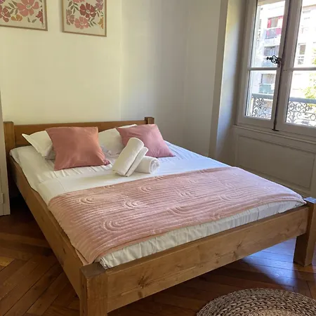 Le Brottaux Apartment